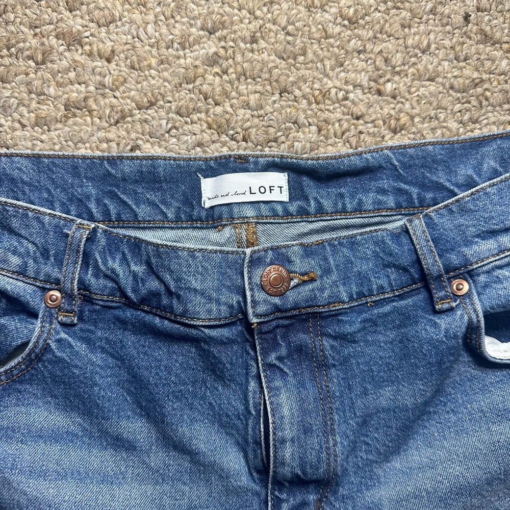 Loft Made & Loved Stretch High Rise Blue Denim Cuffed Shorts Womens Size 12 - Picture 2 of 6